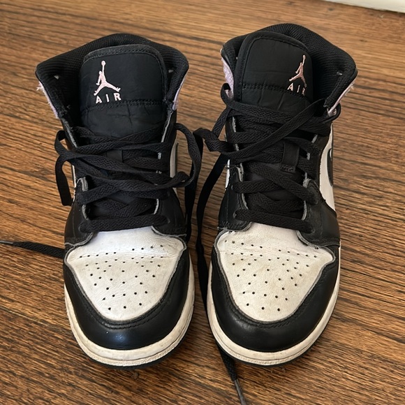 Air jordan mids size big kid grade school 4.5Y - Picture 2 of 6